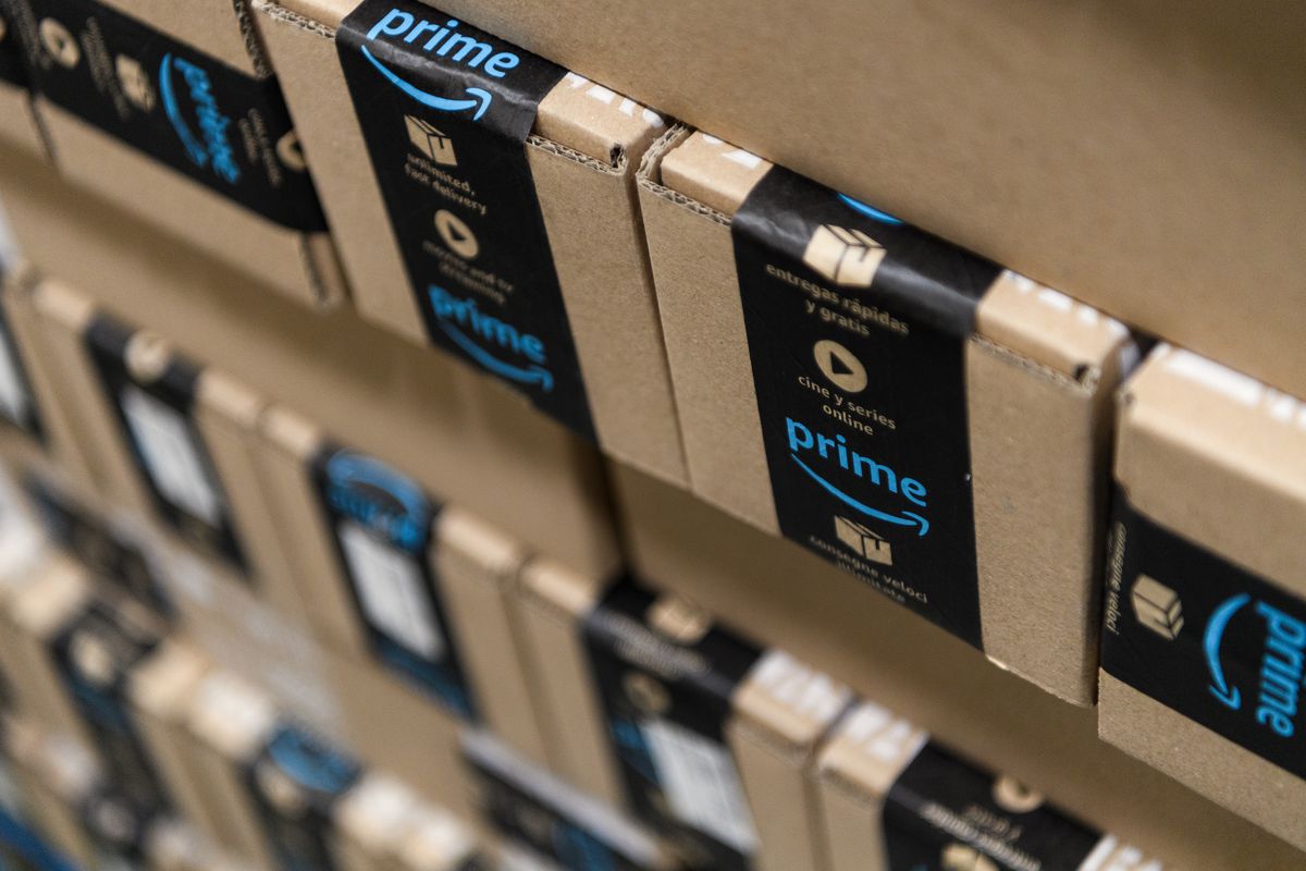 Amazon: beni di prima necessità al primo posto fino al 5 Aprile