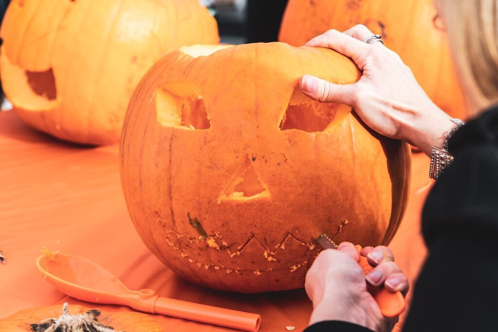 Intagliare zucca halloween